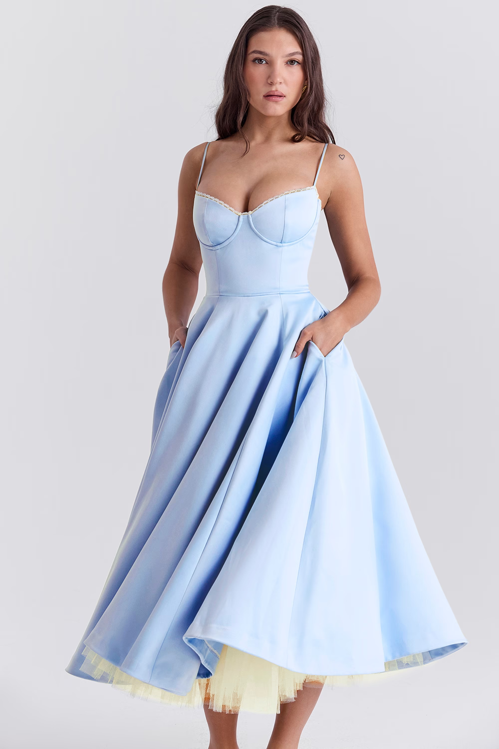 Laure™ - Elegantes Schlankmachendes Kleid