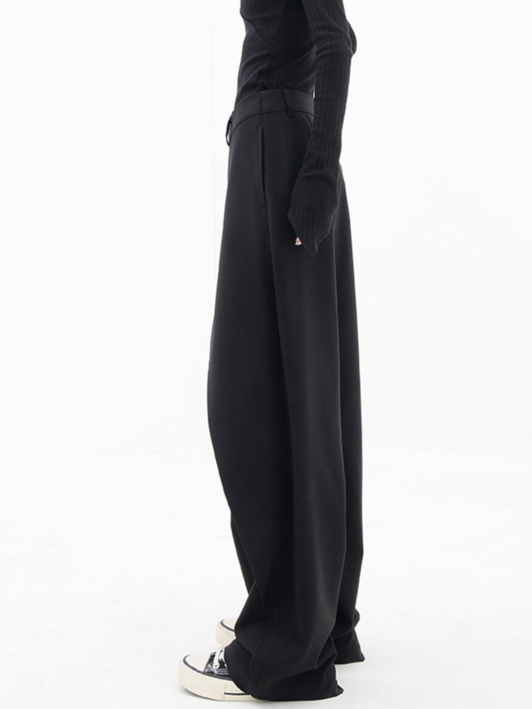 Wenche - Asymmetrische Baggy-Hose